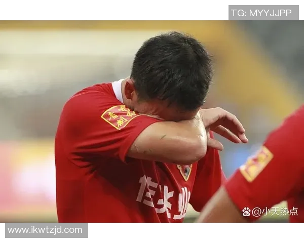 十大足球球星经历极端倒霉瞬间，命运多舛的精彩瞬间回顾